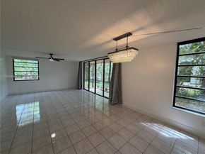 400 Commodore Dr 101, Plantation FL 33325