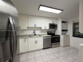 400 Commodore Dr 101, Plantation FL 33325