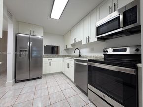 400 Commodore Dr 101, Plantation FL 33325