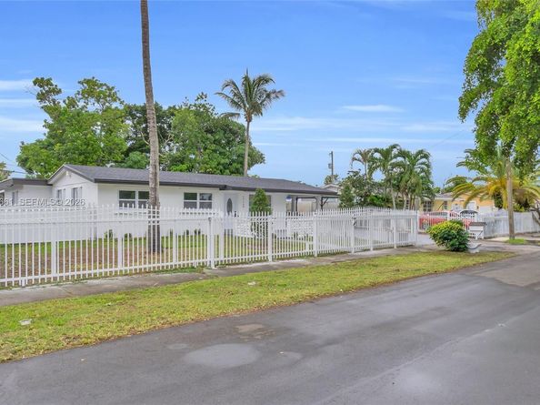 17130 NW 51st Pl, Miami Gardens FL 33055