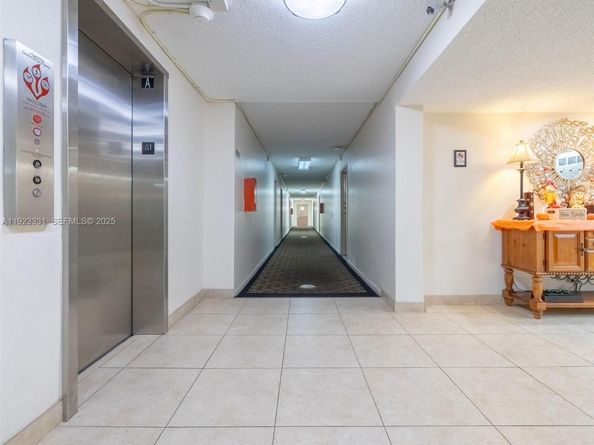 6600 Cypress Rd 406, Plantation FL 33317