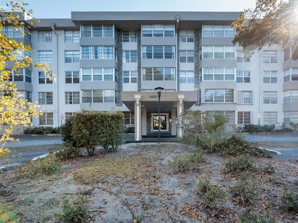 6600 Cypress Rd 406, Plantation FL 33317