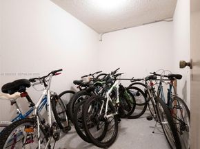 6600 Cypress Rd 406, Plantation FL 33317