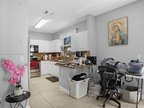 886 NW 135th Ter, Pembroke Pines FL 33028