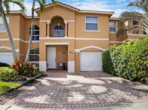 886 NW 135th Ter, Pembroke Pines FL 33028