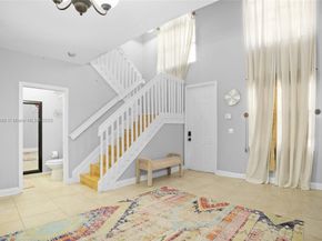 886 NW 135th Ter, Pembroke Pines FL 33028