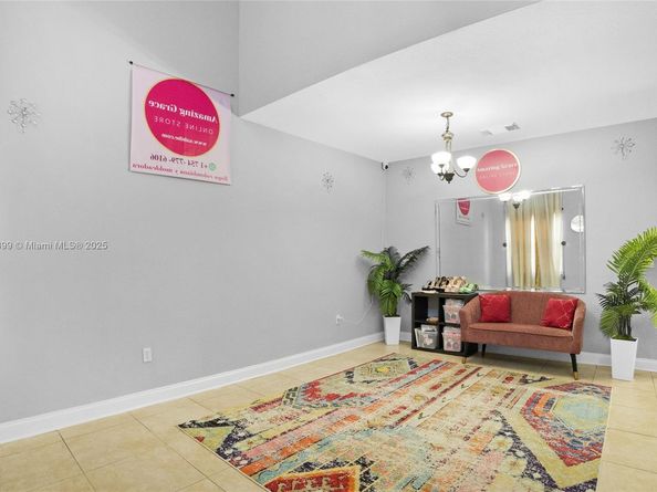 886 NW 135th Ter, Pembroke Pines FL 33028