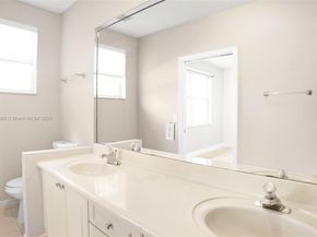 886 NW 135th Ter, Pembroke Pines FL 33028