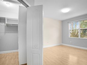 886 NW 135th Ter, Pembroke Pines FL 33028