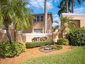 886 NW 135th Ter