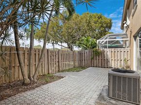 886 NW 135th Ter, Pembroke Pines FL 33028