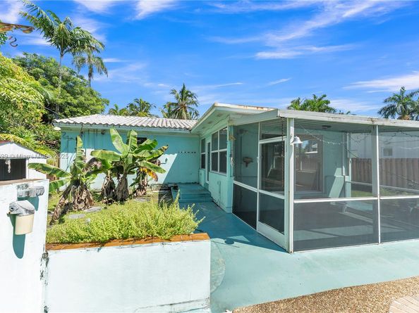 1146 Polk St, Hollywood FL 33019