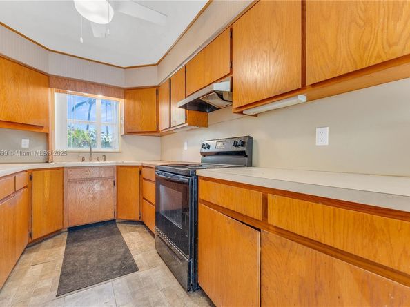 1146 Polk St, Hollywood FL 33019