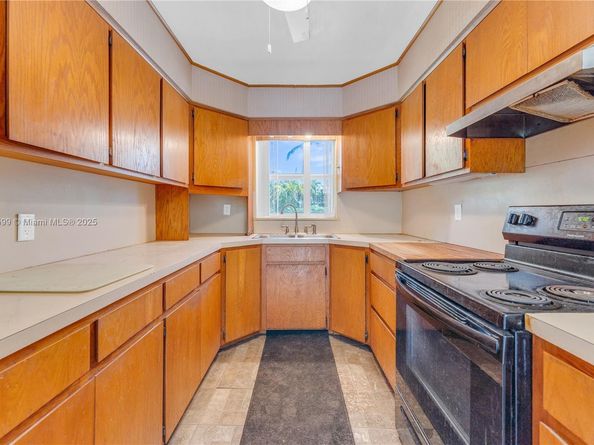 1146 Polk St, Hollywood FL 33019