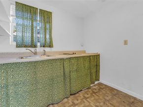 1146 Polk St, Hollywood FL 33019