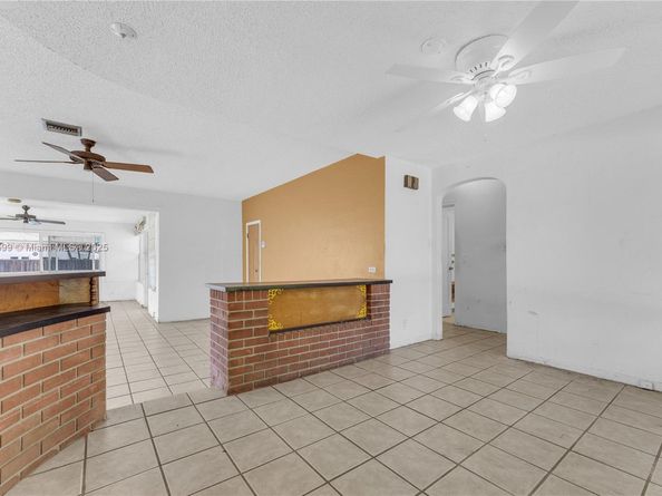 1146 Polk St, Hollywood FL 33019