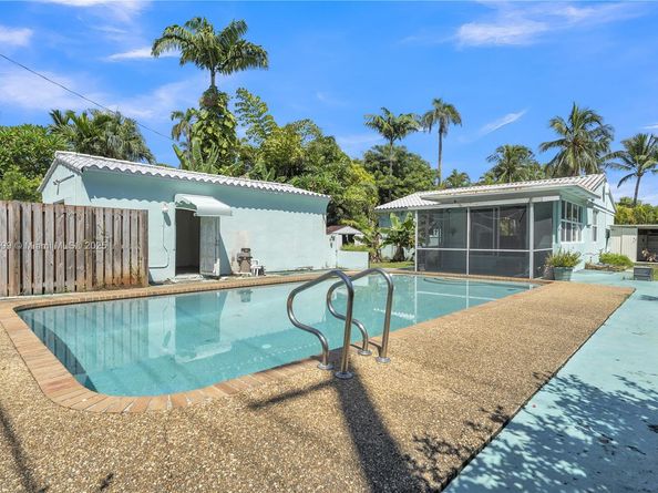 1146 Polk St, Hollywood FL 33019