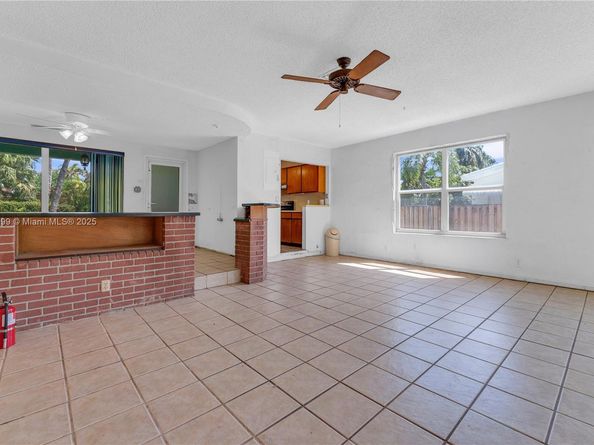 1146 Polk St, Hollywood FL 33019