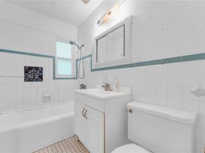 1146 Polk St, Hollywood FL 33019