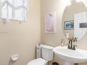 1884 SE 19th St, Homestead FL 33035