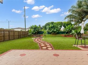 1884 SE 19th St, Homestead FL 33035