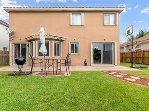 1884 SE 19th St, Homestead FL 33035