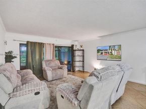 6483 Racquet Club Dr 22, Lauderhill FL 33319
