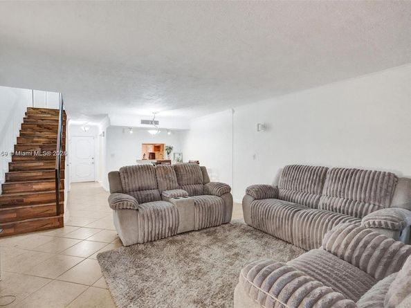 6483 Racquet Club Dr 22, Lauderhill FL 33319