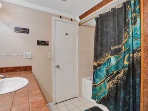 6483 Racquet Club Dr 22, Lauderhill FL 33319