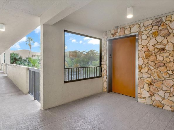 3050 NW 42nd Ave C406, Coconut Creek FL 33066