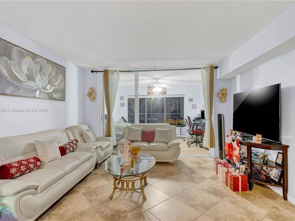 3050 NW 42nd Ave C406, Coconut Creek FL 33066