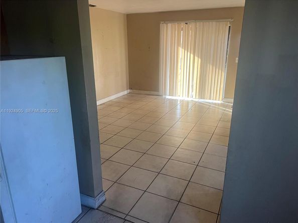 1040 NW 24th Ave, Fort Lauderdale FL 33311