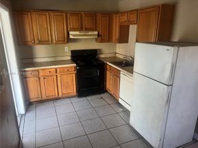 1040 NW 24th Ave, Fort Lauderdale FL 33311