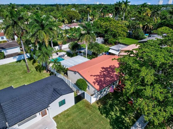 1527 Mayo St, Hollywood FL 33020