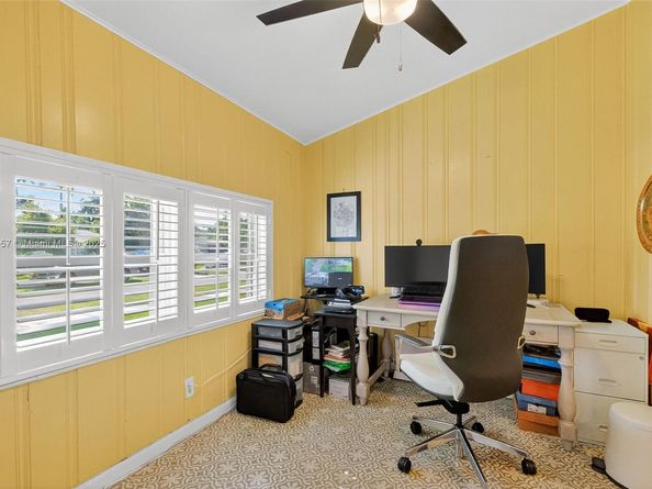 1527 Mayo St, Hollywood FL 33020