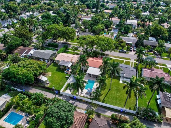 1527 Mayo St, Hollywood FL 33020