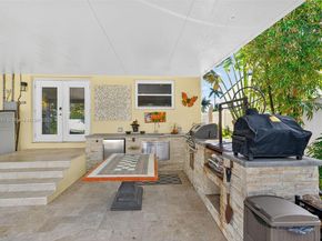 1527 Mayo St, Hollywood FL 33020