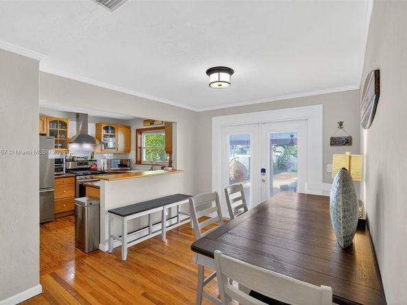 1527 Mayo St, Hollywood FL 33020