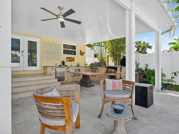 1527 Mayo St, Hollywood FL 33020