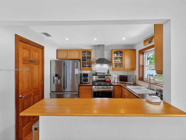 1527 Mayo St, Hollywood FL 33020