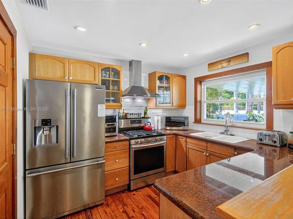 1527 Mayo St, Hollywood FL 33020