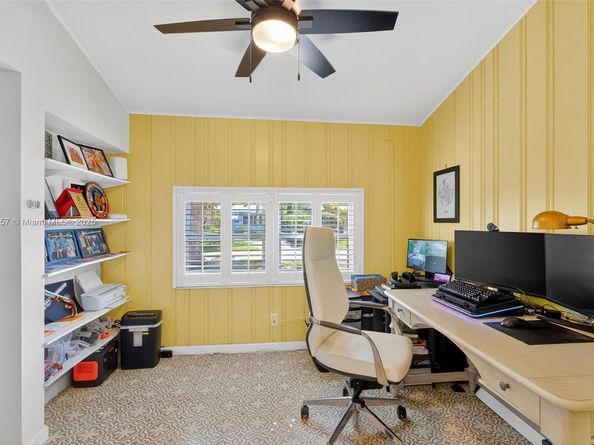 1527 Mayo St, Hollywood FL 33020