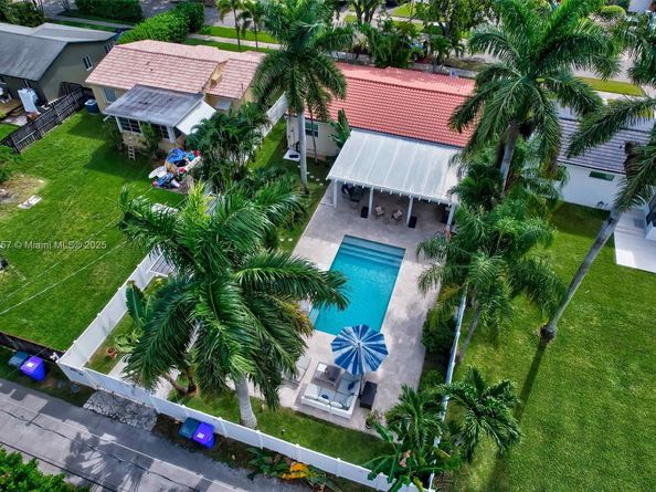 1527 Mayo St, Hollywood FL 33020