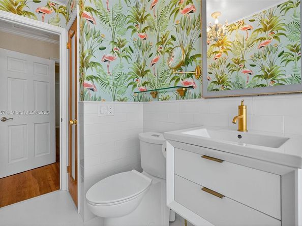 1527 Mayo St, Hollywood FL 33020