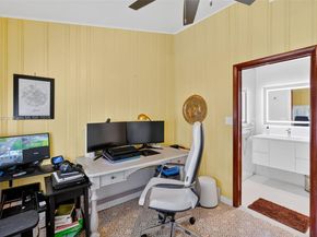 1527 Mayo St, Hollywood FL 33020