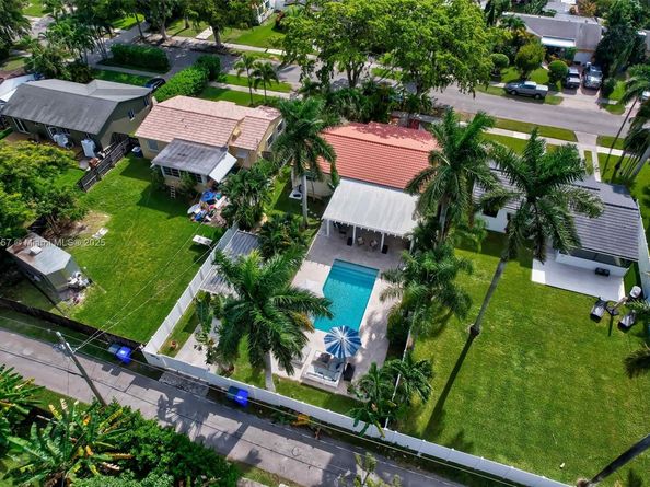 1527 Mayo St, Hollywood FL 33020