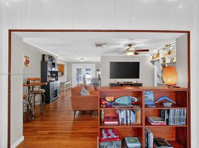 1527 Mayo St, Hollywood FL 33020