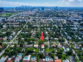 1527 Mayo St, Hollywood FL 33020