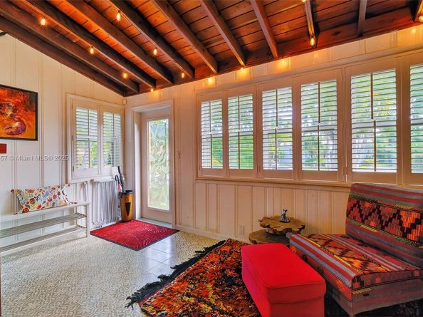 1527 Mayo St, Hollywood FL 33020