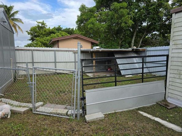 10834 NW 156 Te, Miami FL 33157